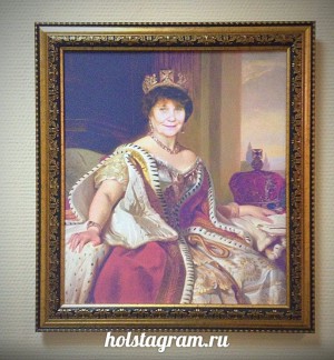 Портрет женщины на холсте в образе царицы фото